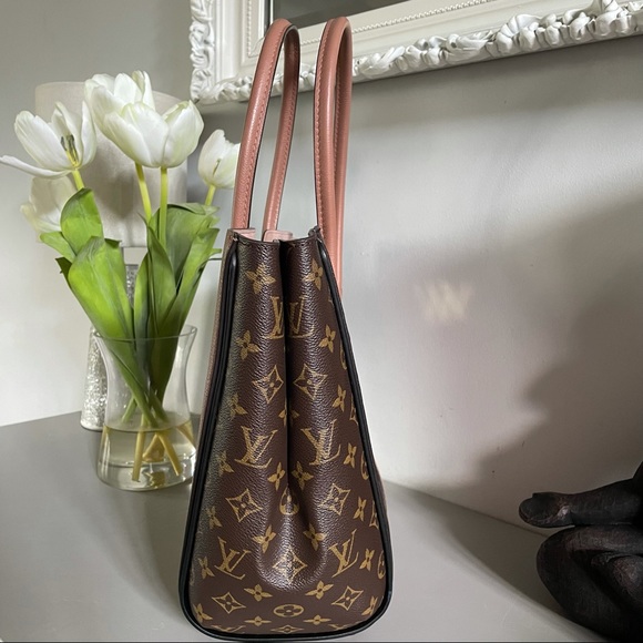 βSOLDβπLIKE NEWπ Louis Vuitton Kimono MM Monogram V Tote Bag - Picture 4 of 16